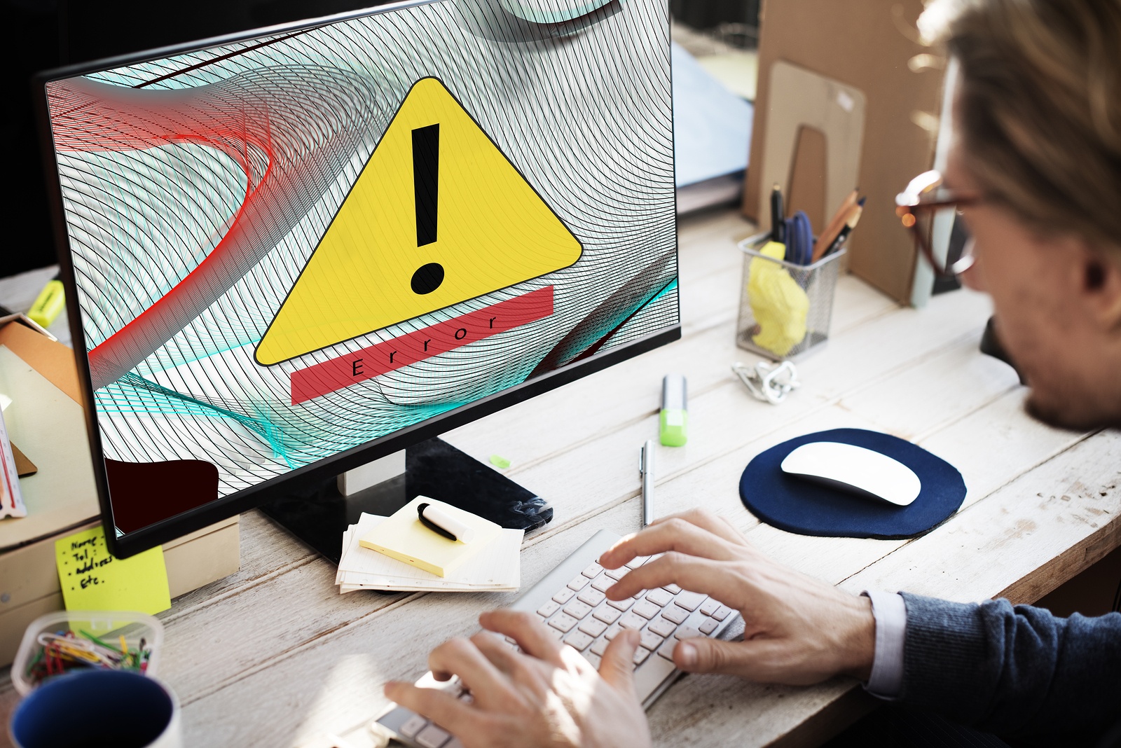 bigstock-Error-Disconnect-Warning-Failu-138455987